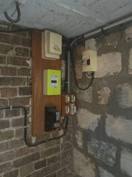 ancien compteur voir photo suivante pour le nouveau 